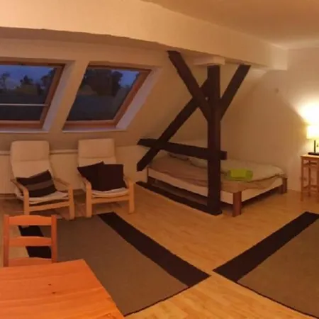 Apartment Gaestewohnung Am Platz Der Voelkerfreundschaft Zwickau